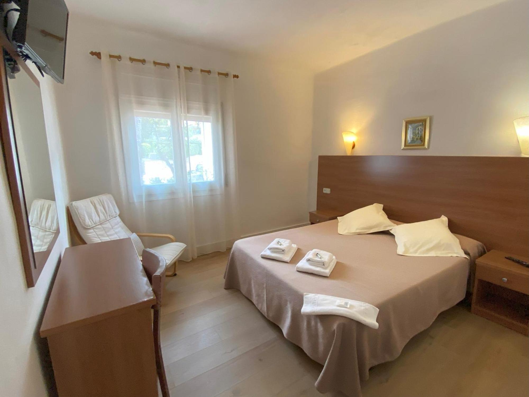 Hotel Medium Montecarlo Palafrugell Quarto foto